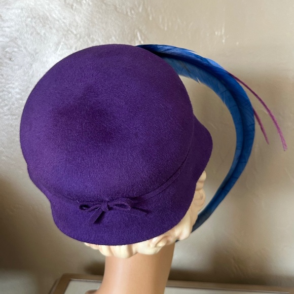 OPULENT 1950s\' PURPLE HAT WITH SCALOPPED BRIM + LONG CURLED FEATHERS main image 8